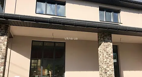 Вікна Salamander кольору антрацит для котеджу - головне фото