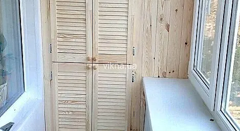 Балкон Rehau в світлих тонах - головне фото