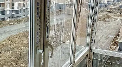 Недорогий французький балкон Vigrand - головне фото